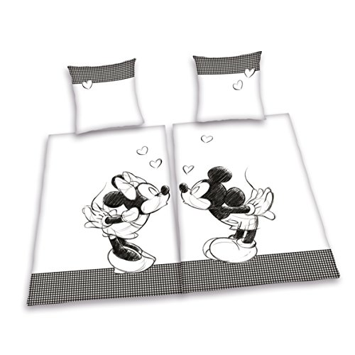 Herding 447862250 Partner Bettwäsche Mickey Mouse und Minnie Mouse, Doppelpack, 1 x Bettwäsche Mickey Mouse, 1 x Bettwäsche Minnie Mouse, 80 x 80 cm + 135 x 200 cm, Renforce
