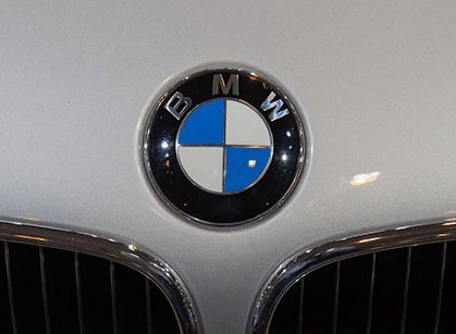 Original BMW Emblem Logo für die Motorhaube incl. Tüllen