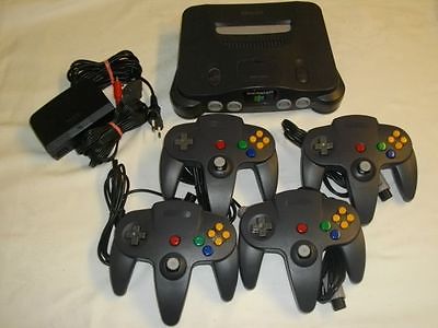 Nintendo 64 komplett mit 4 Controller
