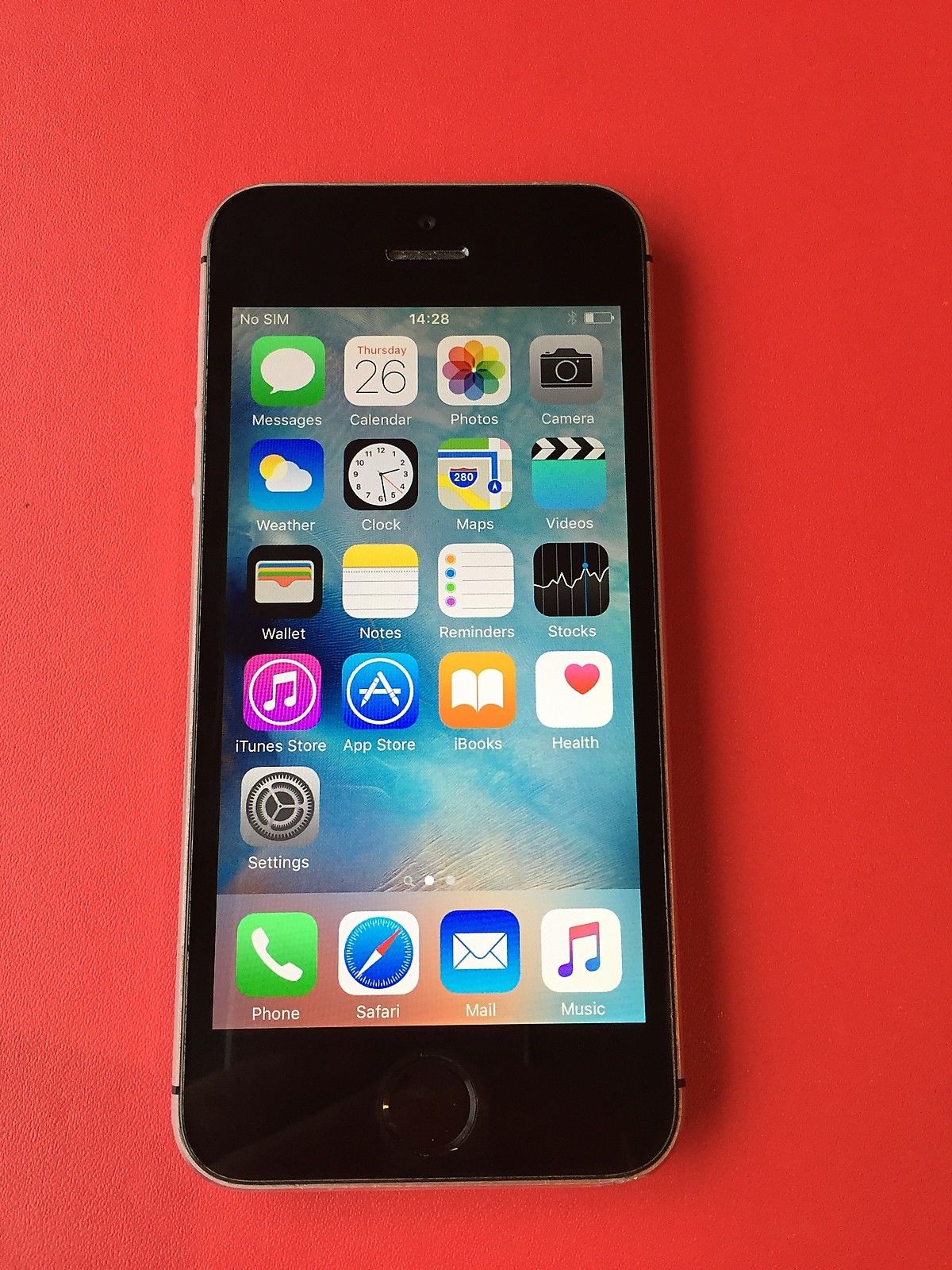 Apple iPhone 5s - 16GB - Space Grey (Unlocked) Smartphone