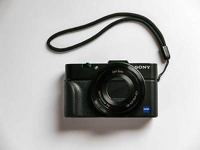 Sony Cyber-shot DSC-RX100 II 20.2 MP Digitalkamera - Schwarz