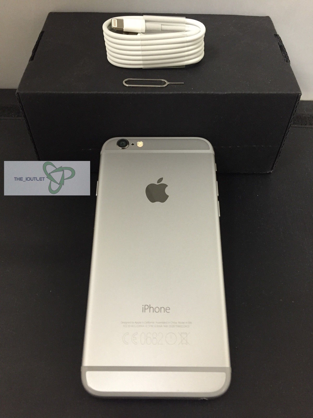 Apple iPhone 6 - 16 GB - Silver  Unlocked - Grade A