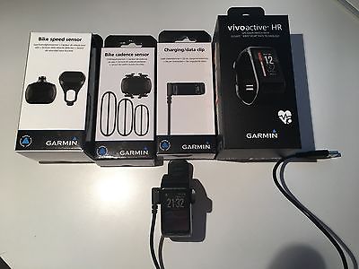 Garmin Vivoactive HR GPS / L mit Extras / Bike-Paket und zusätzlichem Lade Clip