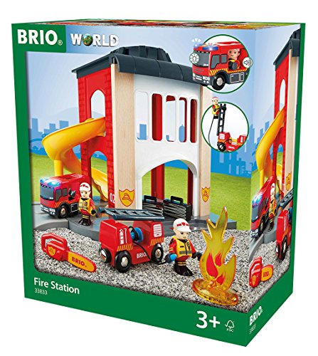 BRIO 33833 - Große Feuerwehr Station mit Einsatzfahrzeug, bunt