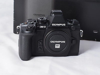 Olympus OM-D E-M1 16,0 MP Digitalkamera - Top Zustand