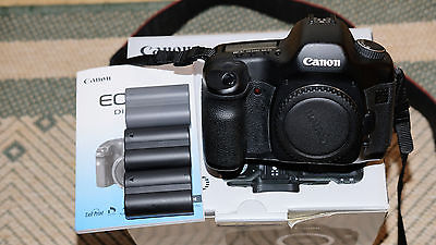 Canon EOS 5D 12.8MP Digitalkamera - Schwarz (Nur Gehäuse)