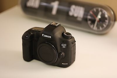 Canon EOS 5D Mark III 22.3MP Digitalkamera - Schwarz (Nur Gehäuse) - Vollformat
