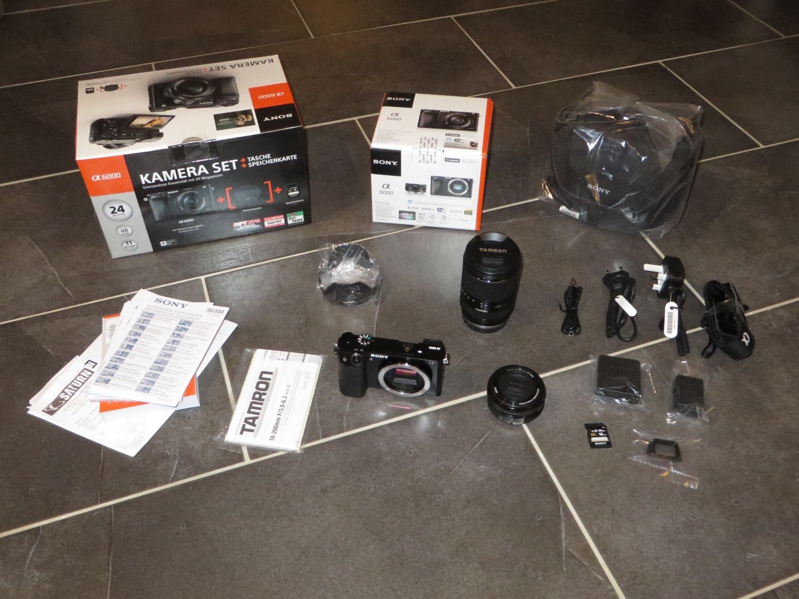 Sony Alpha A6000 Schwarz Kamera Kit mit 16-50mm + 18-200mm Objektiv 