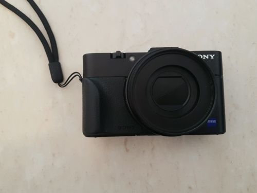 Sony Cyber-shot DSC-RX100 II 20.2 MP Digitalkamera - Schwarz