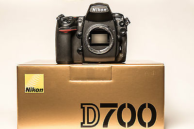 Nikon D700 12.1 MP SLR-Digitalkamera (Nur Gehäuse) Nur 8668 Auslösungen !