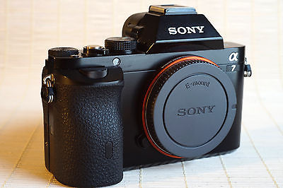 Sony Alpha ILCE-7 24.3 MP SLR-Digitalkamera - aus 1. Hand (Nur Gehäuse) in OVP