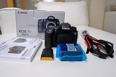 Canon EOS 7D Mark II 20.2MP Digitalkamera - Schwarz (nur Gehäuse)