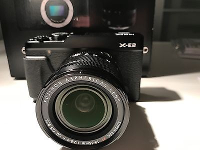 Fujifilm X-E2 Digitalkamera - Schwarz/Black - Kit mit XF R LM OIS 18-55mm F2.8-4