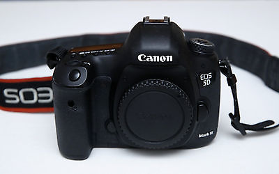 Canon EOS 5D Mark III sehr guter Zustand ca. 10.000 Auslösungen / Rest-Garantie