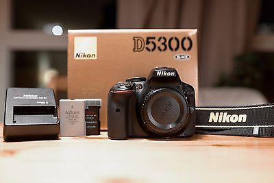 Nikon D5300 24.2 MP SLR-Digitalkamera - Schwarz (Nur Gehäuse) - frischer Service