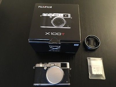 Fujifilm X100T Silber + Zubehörpaket (B+W Filter, Gegenlichtblende, 2. Akku)
