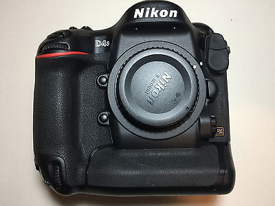 Nikon D4S 16.2MP SLR Digitalkamera - nur 910 Auslösungen