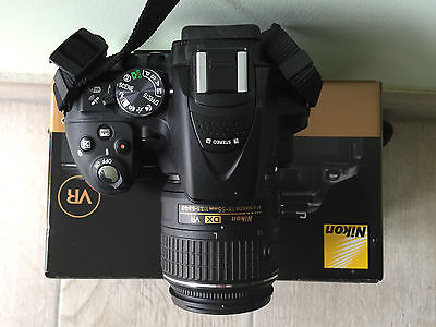 Nikon D 5300 24.2MP Digitalkamera - Schwarz (Kit mit AF 18-55mm Objektiv)