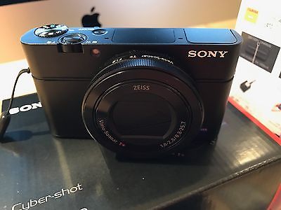 Sony Kamera RX100 M III; 20,2 MP; schwarz, wie Neu!