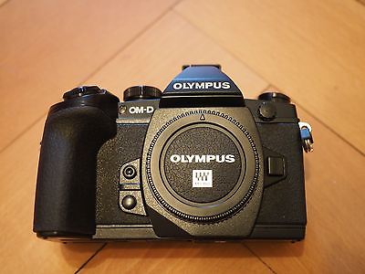 Olympus OM-D E-M1 16.0MP Digitalkamera - Schwarz (Nur Gehäuse), neu, mft