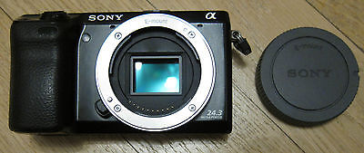 Sony Alpha Nex-7 Body ohne Objektiv, Nr. 0641122, inkl. Gehäusedeckel