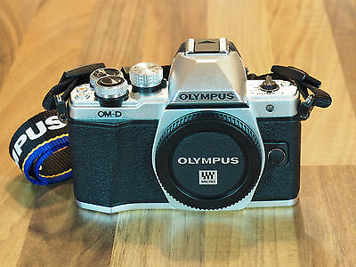 Olympus OM-D OM-D E-M10 Mark II Digitalkamera