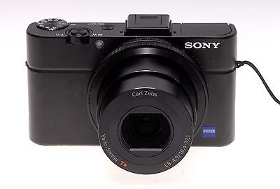 Sony Cyber-Shot DSC-RX100 II (M2)  Digitalkamera schwarz  - Vorführstück