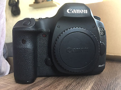 Canon EOS 5D Mark III 22.3 MP SLR-Digitalkamera - Schwarz (Nur Gehäuse)