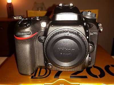 Nikon D7200 Digitalkamera 24 MP *** neuwertig *** knapp 2800 Auslösungen
