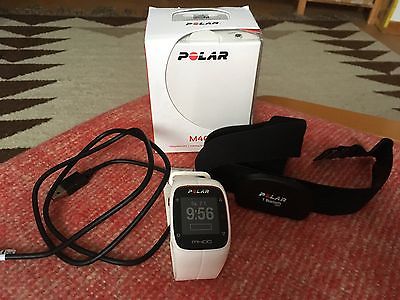 Polar M400 weiß mit Brustgurt GPS-Laufuhr Activity-Tracker Sportuhr