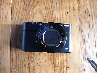Sony Cybershot DSC- RX 100 M3 20.1 MP Digitalkamera