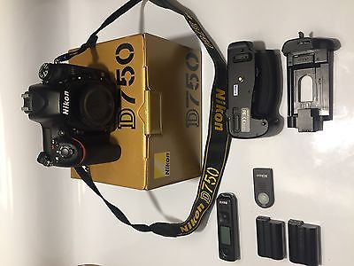 Nikon D D750 24.3 MP SLR-Digitalkamera - Schwarz (Nur Gehäuse)+ Batterie Griff