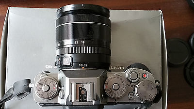 Fujifilm X-T1 16,3 MP mit Fujinon XF 18-55 1:2.8-4 R LM OIS