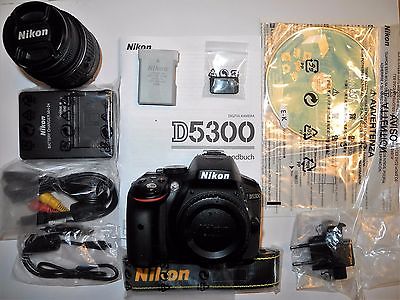 Nikon D 5300 24.2MP Digitalkamera mit AF-S DX VR II 18-55mm und 55-200mm) neu