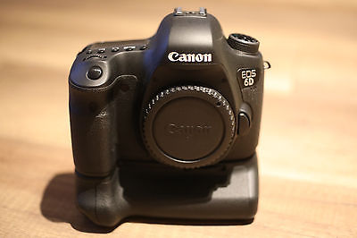 Canon EOS 6D 20,2 MP SLR-Digitalkamera - Schwarz mit Batteriegriff BG-E13