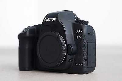Canon EOS 5D Mark II Body, sehr guter Zustand originalverpackt mit LCDViewFinder