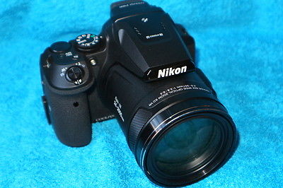 Nikon COOLPIX P900 16.0 MP Superzoom Digitalkamera - Schwarz