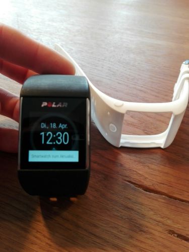 Polar M600 Smartwatch Fitnesstracker GPS schwarz weiß