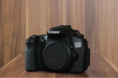 Canon EOS 60D 18.0 MP SLR-Digitalkamera - Schwarz - Body *NEUWERTIG*