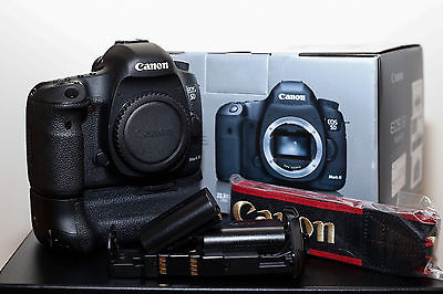 Canon EOS 5D Mark III 22.3 MP SLR-Digitalkamera  + BG-E11