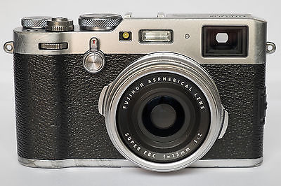 Fujifilm X series X100F Digitalkamera - Silber - gebraucht!
