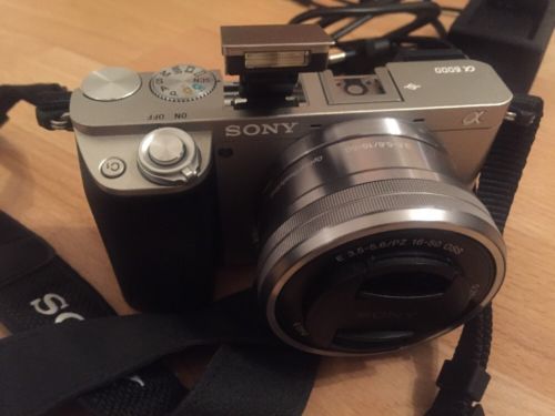 Sony Alpha ILCE-6000  Digitalkamera - Silber + Alpha SELP1650 16-50 mm F/3.5-5.6