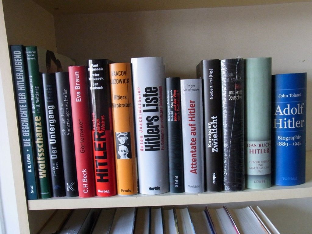 Adolf Hitler-Bibliothek: 27 Titel, neu bis neuwertig!