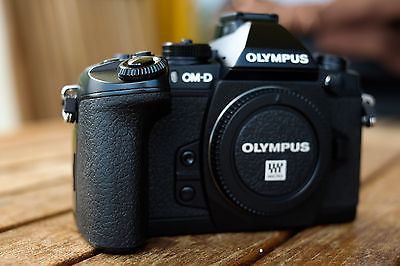 Olympus OM-D E-M1 16.0MP Digitalkamera - Schwarz (Nur Gehäuse)
