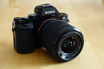 Sony Alpha ILCE-7K 24.3 MP Kamera - Schwarz mit FE 28-70mm, ca. 2000 Auslösungen