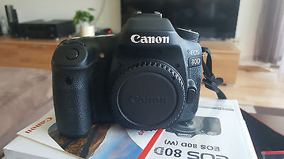 Canon EOS 80D Spiegelreflexkamera mit EF-S 18-55 IS STM Objektiv .. TOP