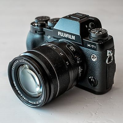 Fujifilm X-T1 Kit mit XF 18-55 mm F/2,8-4 R LM OIS, schwarz / Profikamera