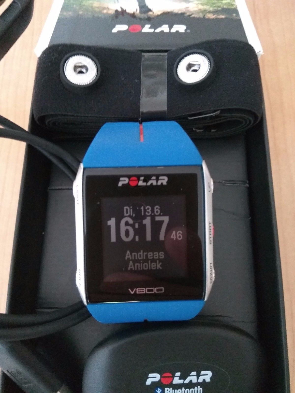 Polar V800 GPS Sportuhr (inkl. Brustgurt und Herzfrequenzsensor H7)