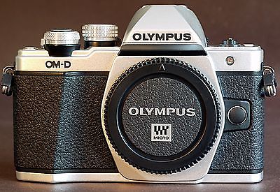 Olympus OM-D E-M10 Mark II  silber, Body, wie neu, mit Restgarantie