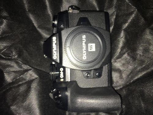 Olympus OM-D E-M1 Mark II 20.0MP Digitalkamera - Schwarz (Kit mit 12-40mm Zuiko)